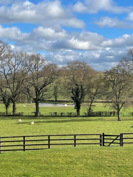 Little Gem At Foot Of Malvern Hills غْريت مالفيرن المظهر الخارجي الصورة
